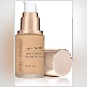 Jane Iredale Beyond Matte Liquid Foundation - M8 (new)